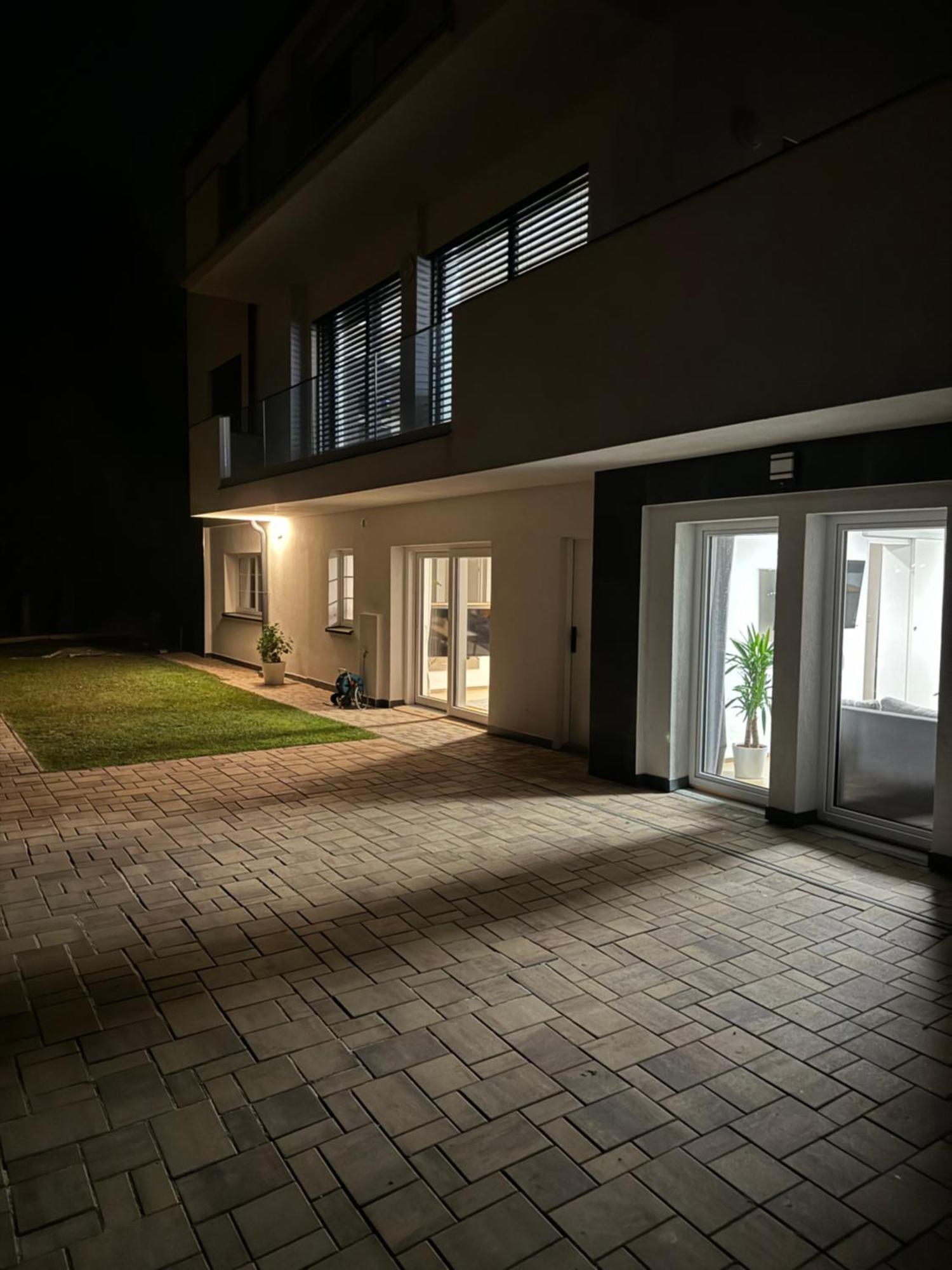 Airport Luxury Apartment & Spa ปราก ภายนอก รูปภาพ