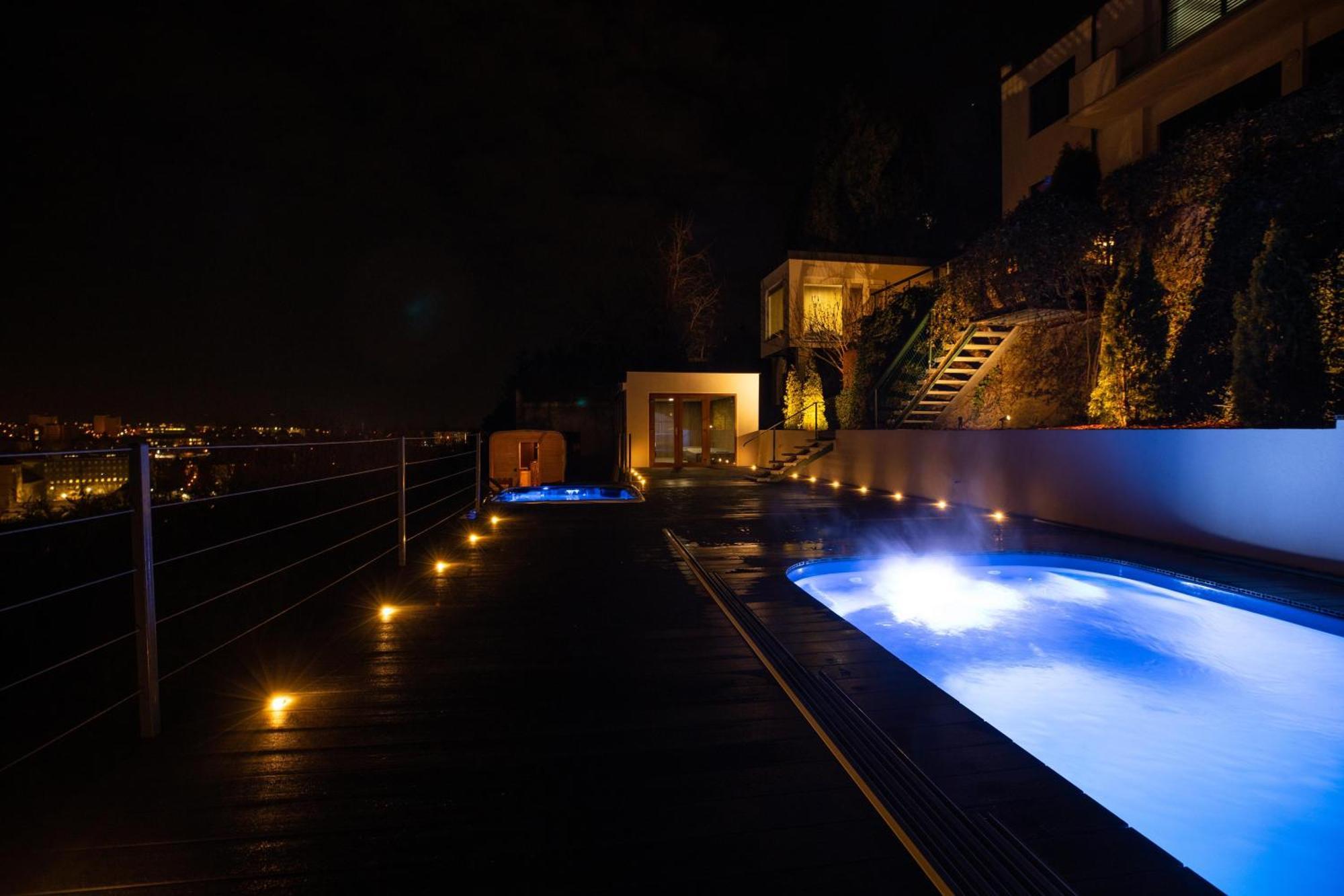 Airport Luxury Apartment & Spa ปราก ภายนอก รูปภาพ