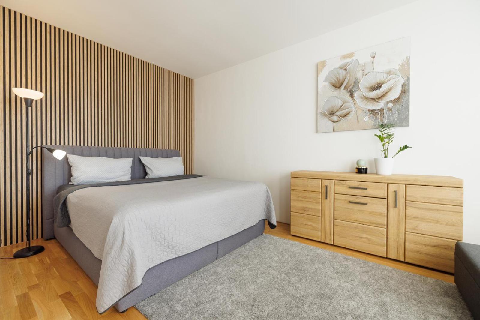 Airport Luxury Apartment & Spa ปราก ภายนอก รูปภาพ